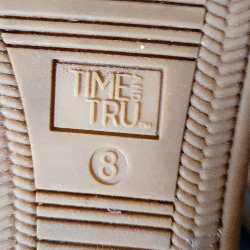 Time and Tru Women's Knit High-Top Sneakers. Size 8. Never Worn - Picture 8 of 9